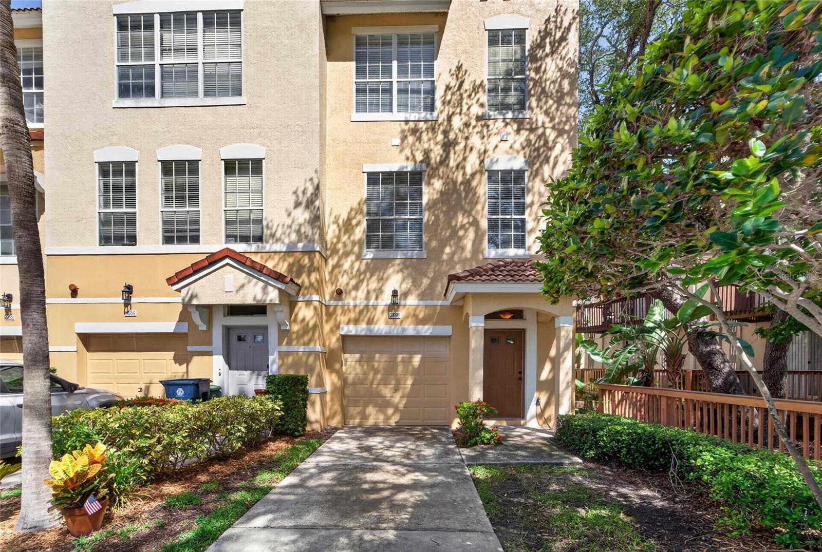 3186 Bayshore Oaks Dr — photo
