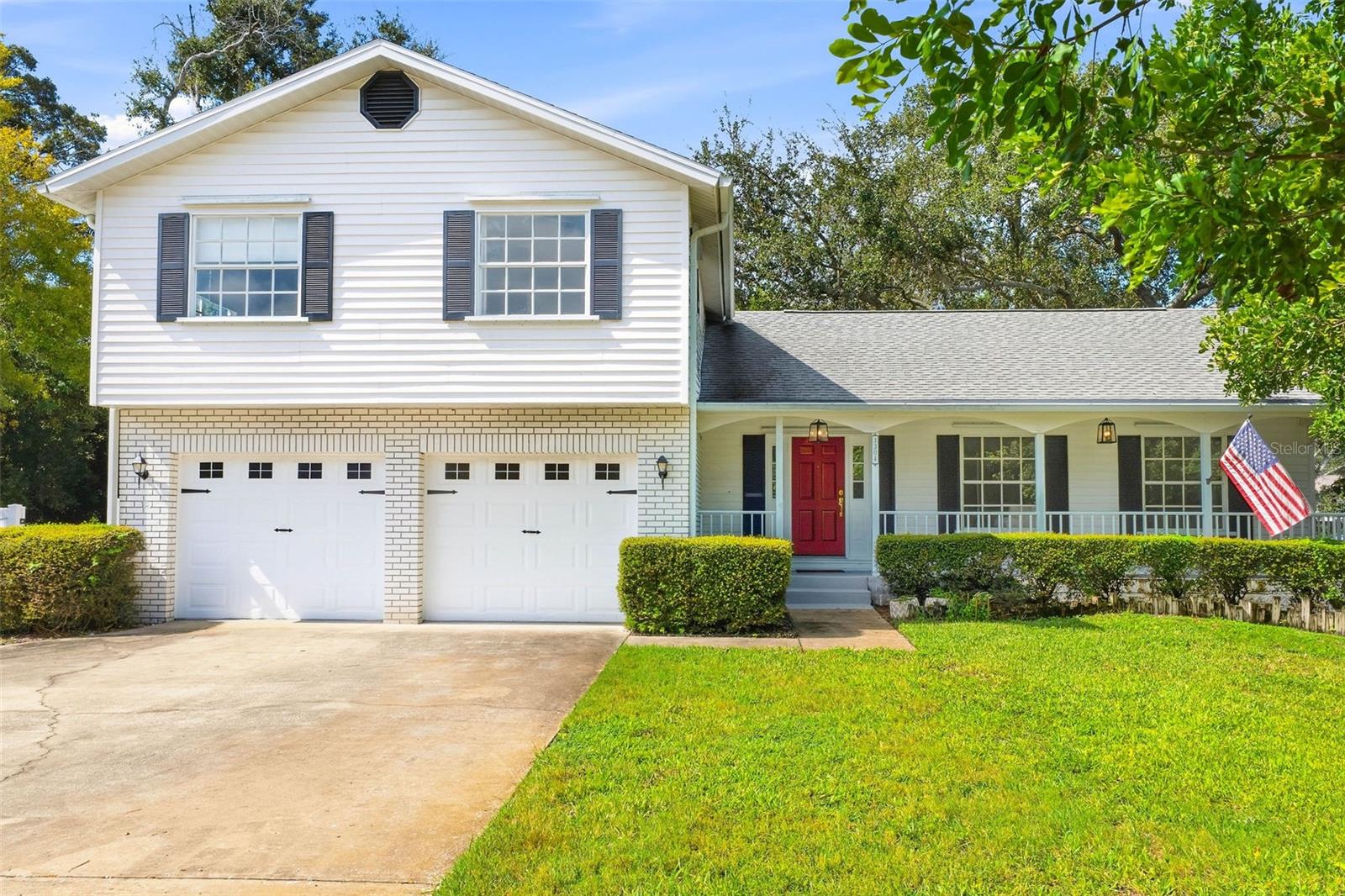 1304 Treetop Dr — photo