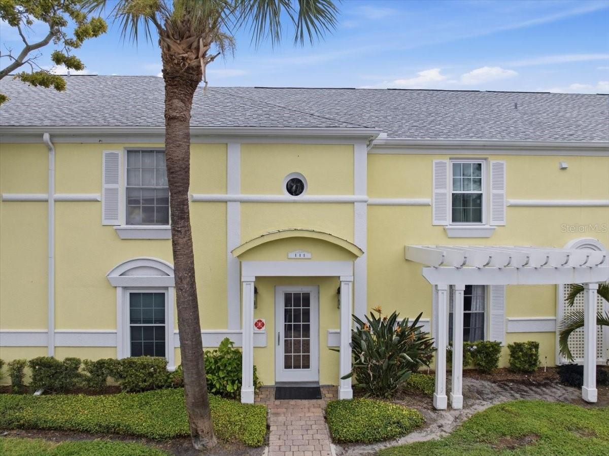 111 Seahorse Dr SE #B — photo