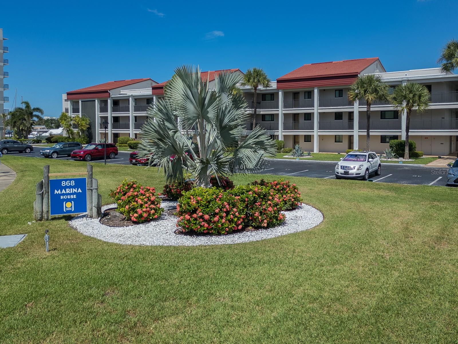 868 Bayway Blvd #208 — photo