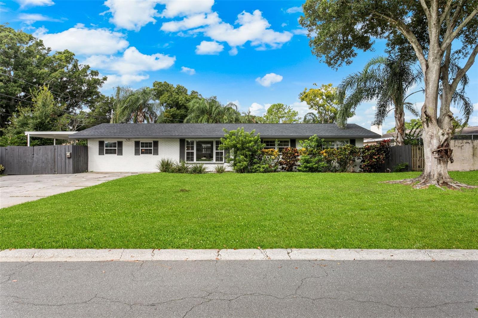 412 Deville Drive E, Largo, FL 33771 — photo 2