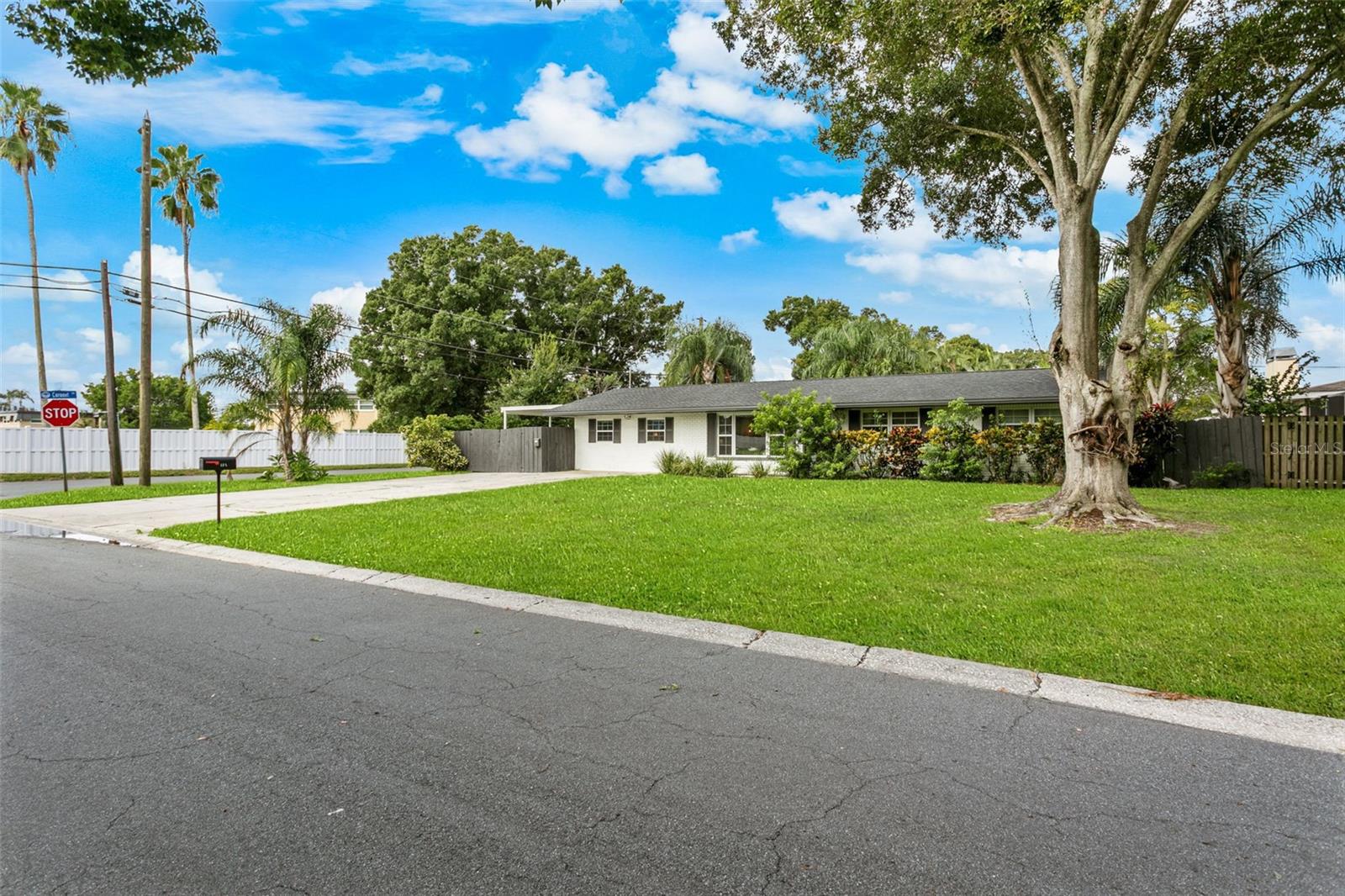 412 Deville Drive E, Largo, FL 33771 — photo 3