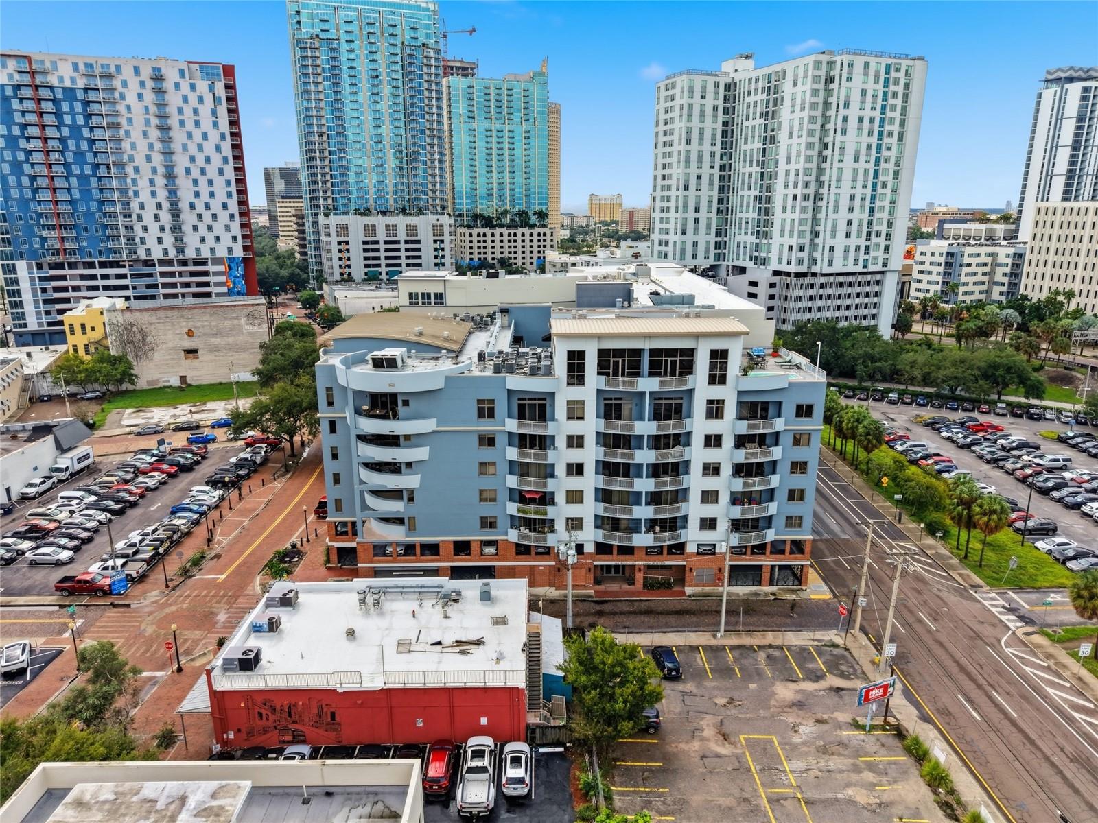 1108 N Franklin St #405 — photo