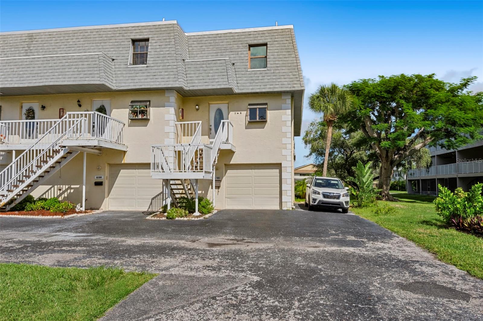 275 Capri Cir N #105 — photo