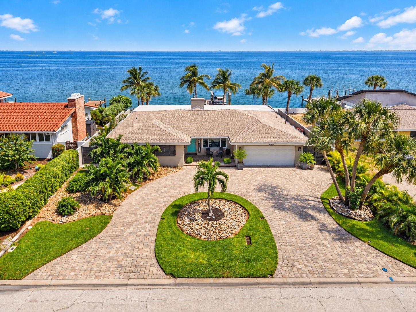 2480 E Bay Isle Dr SE — photo