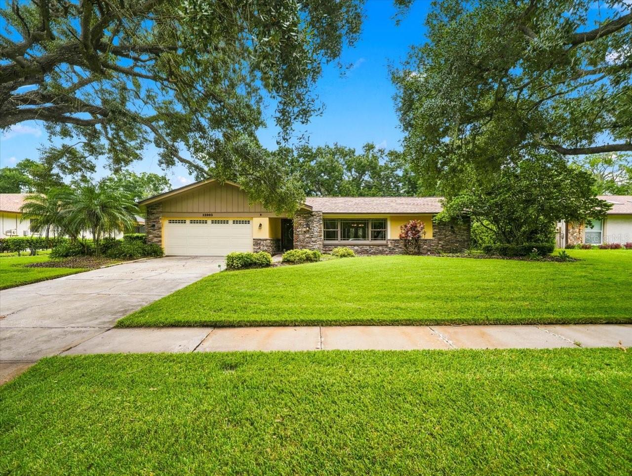 13903 Middle Park Dr — photo