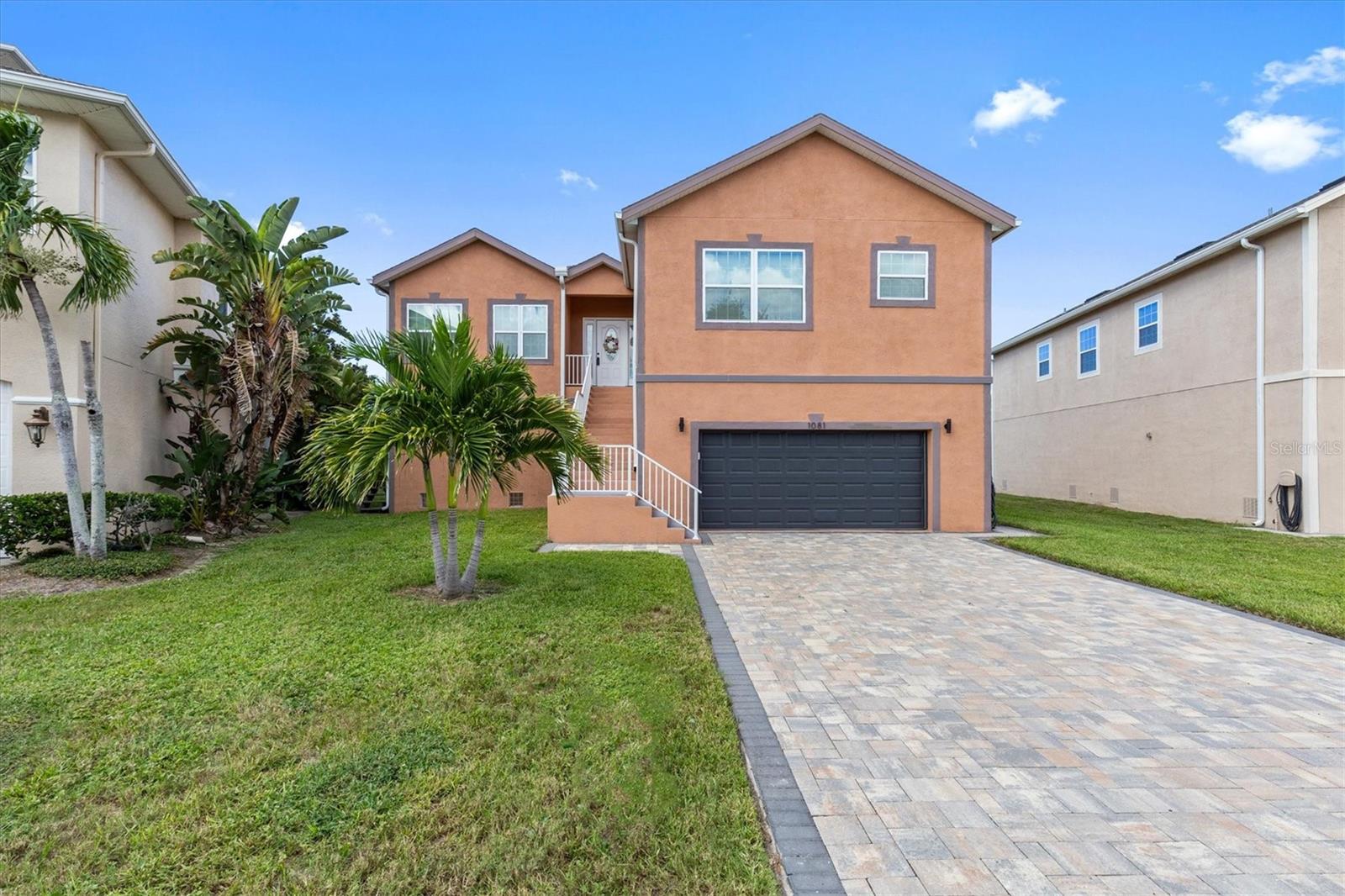 1081 S Pointe Alexis Dr — photo