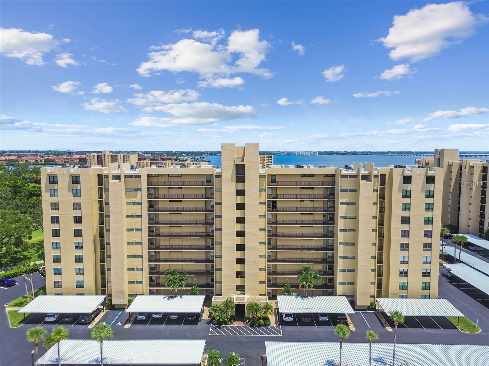 2621 Cove Cay Dr #703 — photo