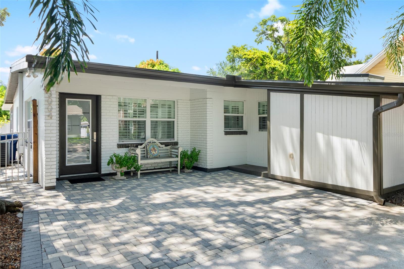 3004 W Bay Villa Ave — photo