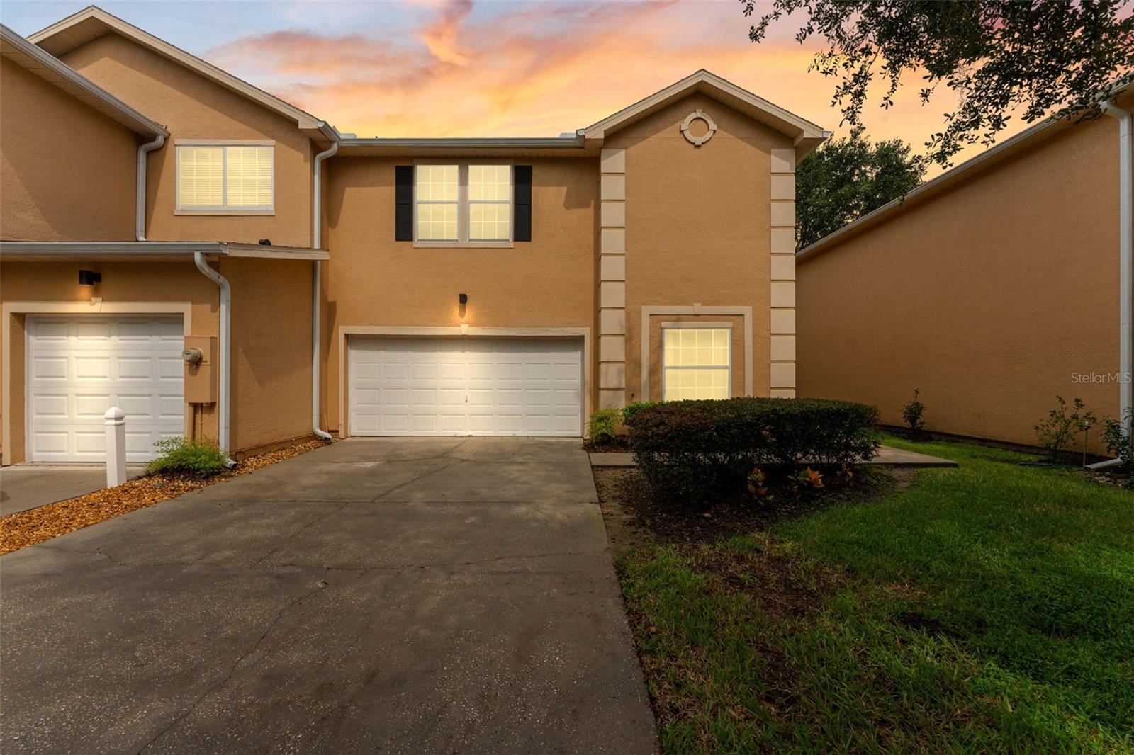 16309 Newbury Palms Ct — photo