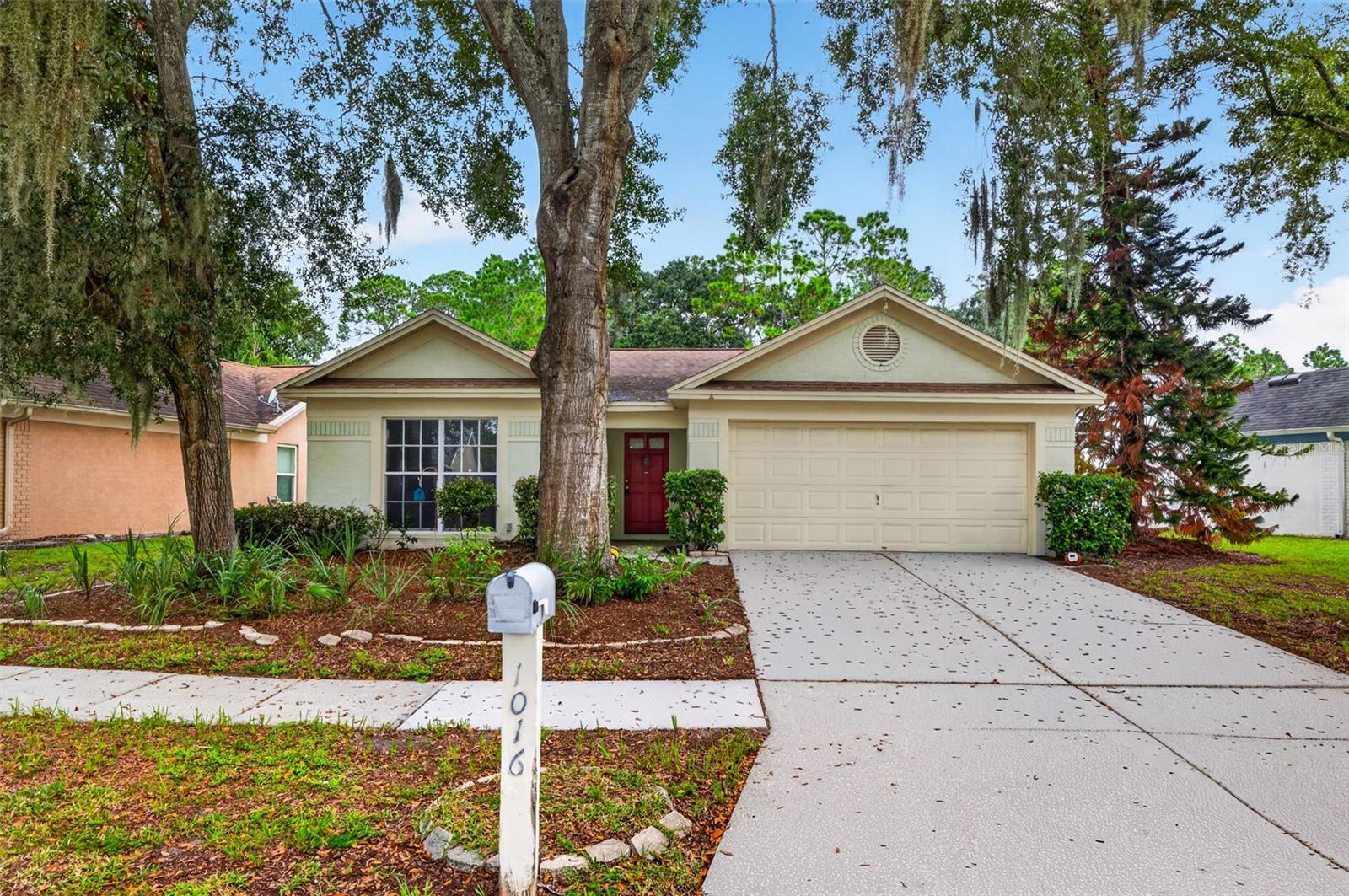 1016 Hardwood Dr — photo