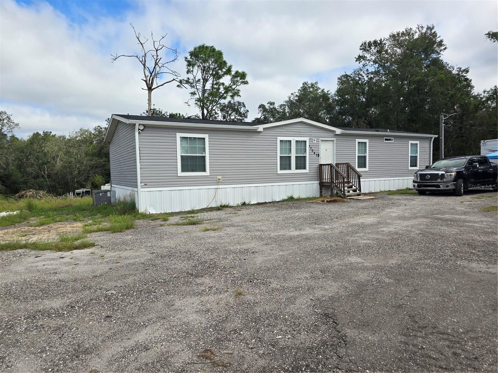 17047 Helen K Dr — photo