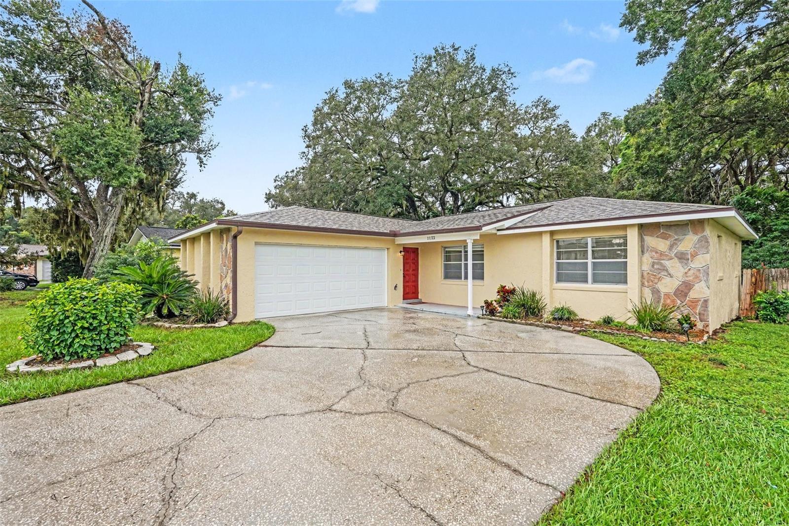 1122 Estatewood Dr — photo