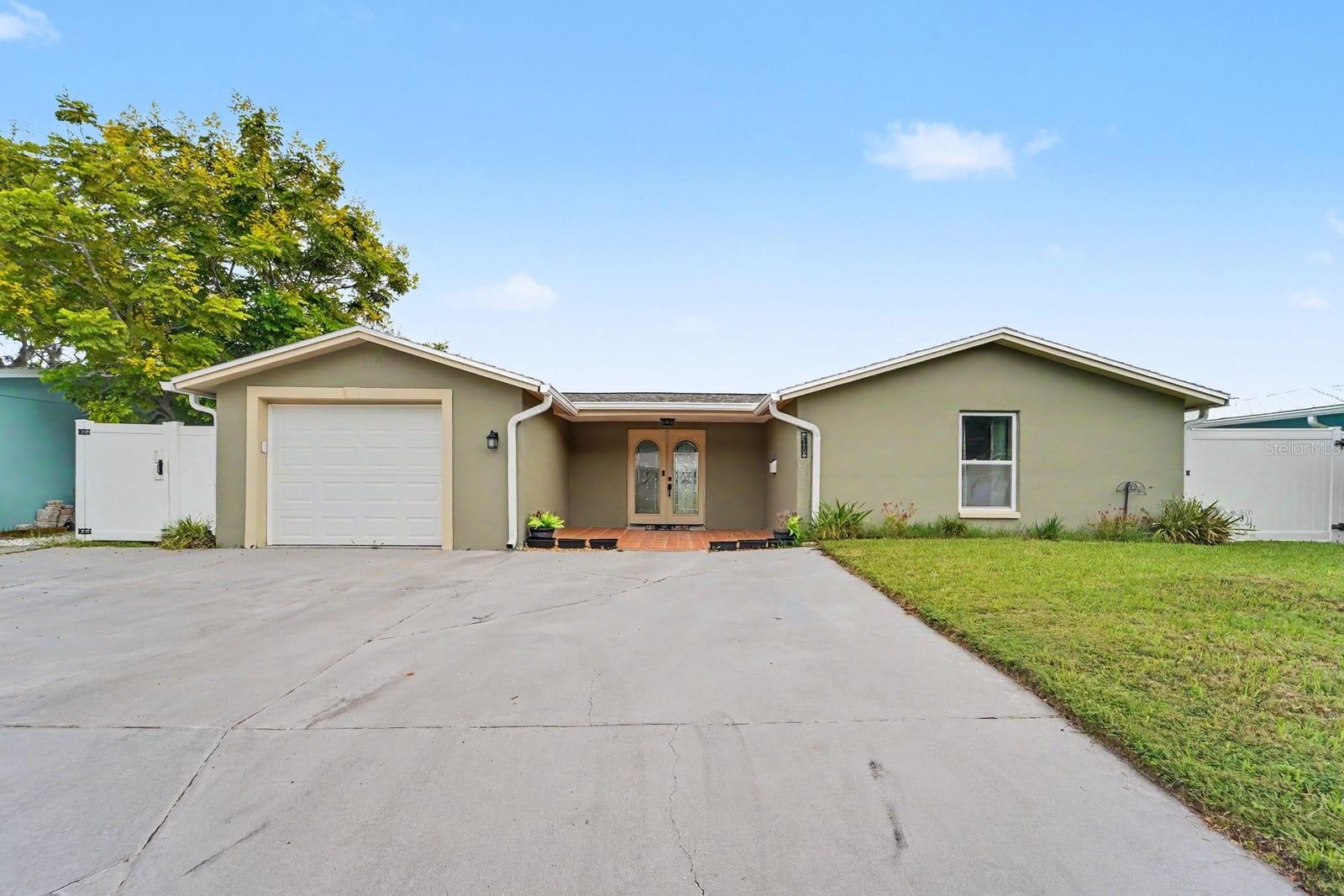 4865 Shell Stream Blvd — photo