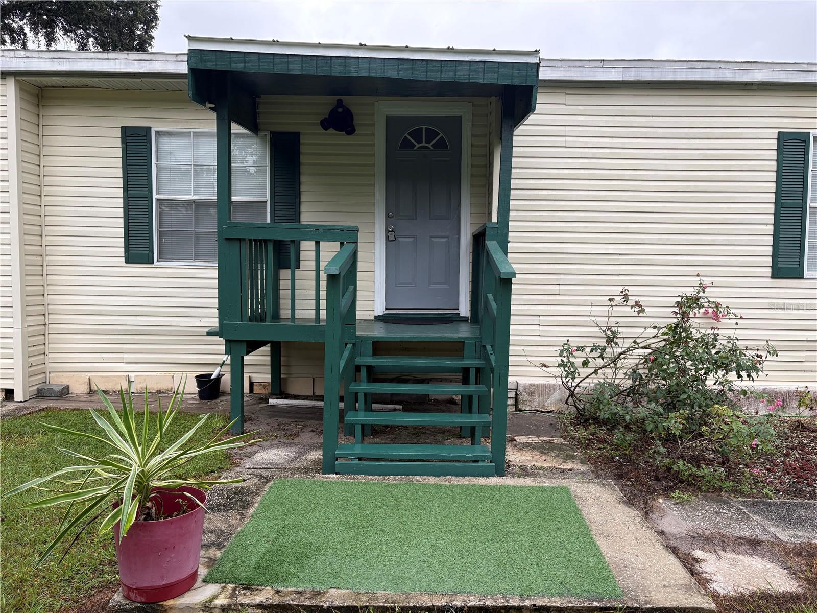 2007 E 148th Avenue, Lutz, FL 33549 — photo 2