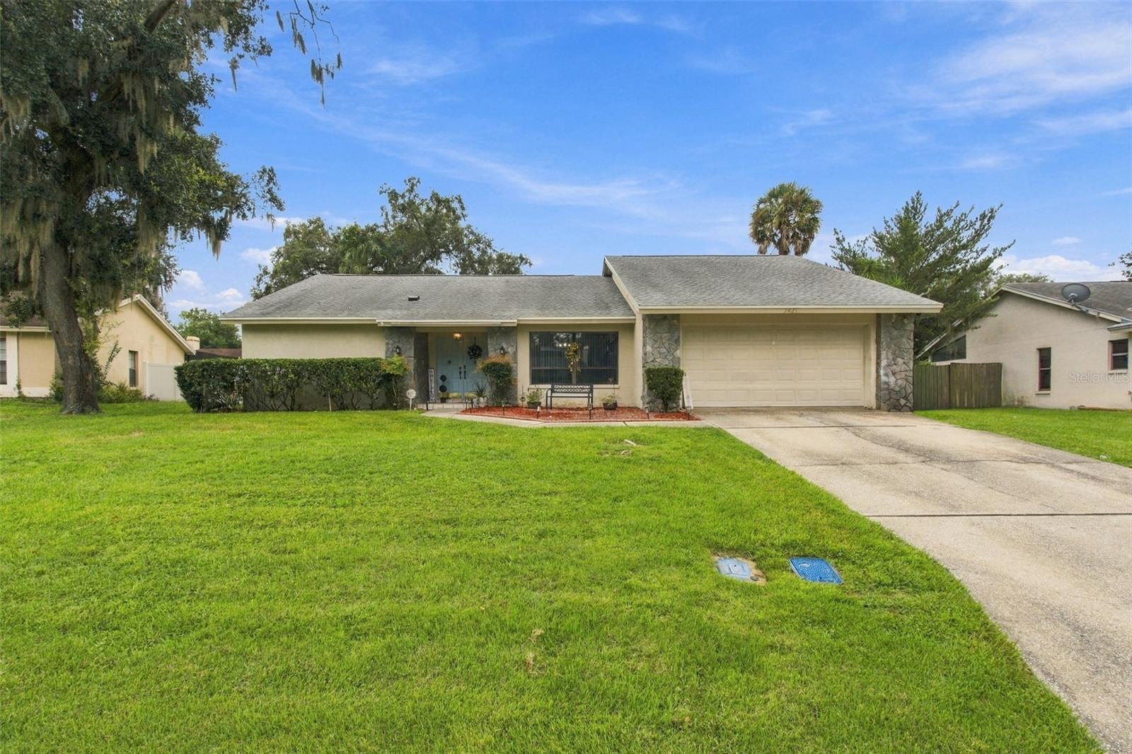 2621 Bridle Dr — photo