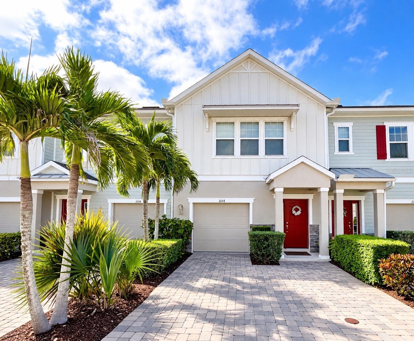 1104 Coral Ln — photo