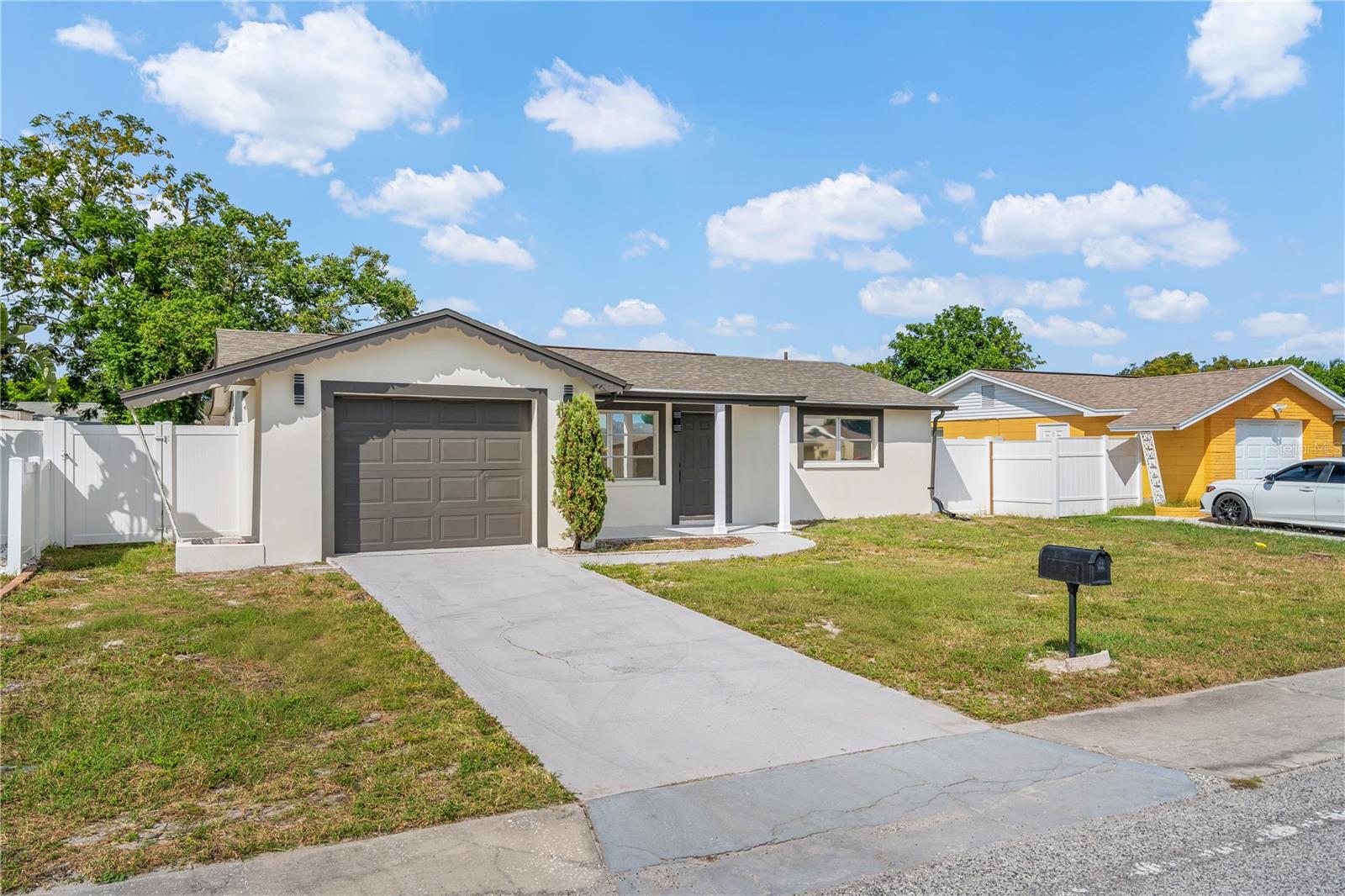 3041 Holiday Lake Dr — photo