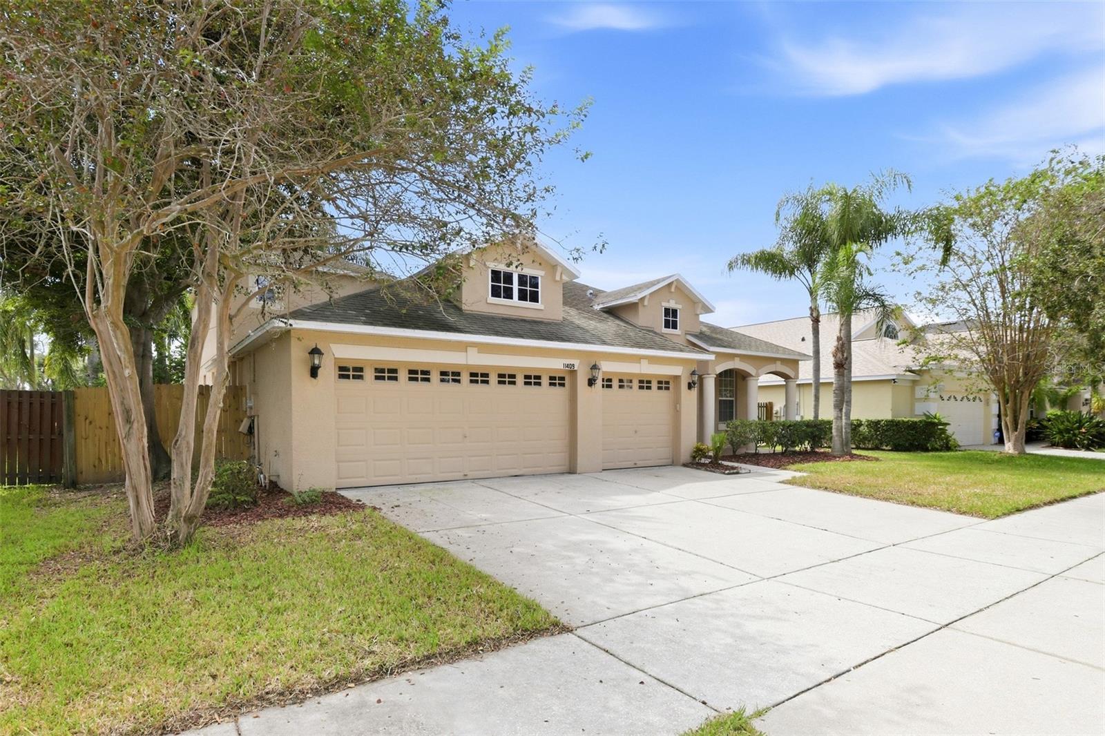 11409 Blue Lilac Ave — photo