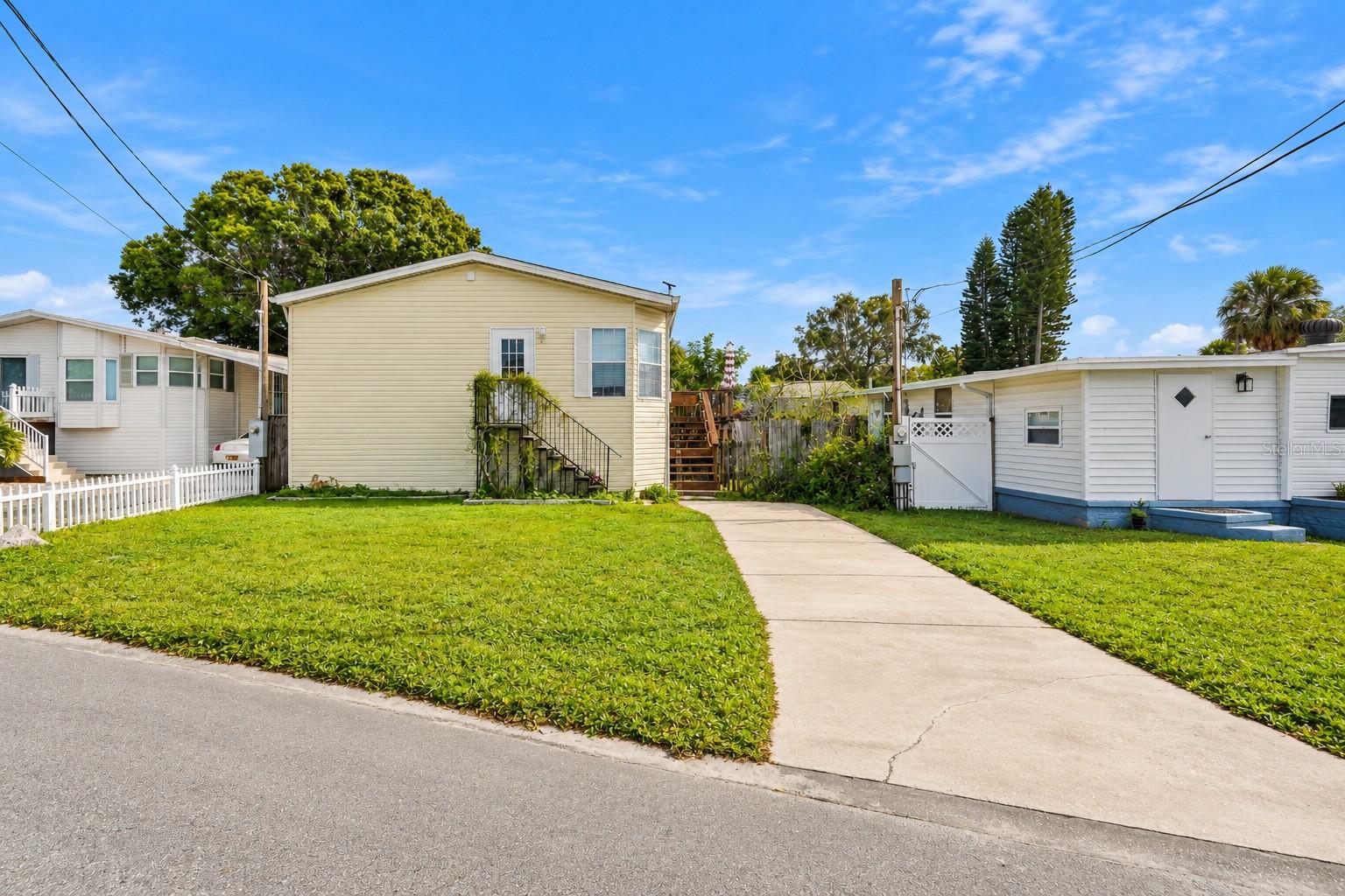 804 River View Ln — photo