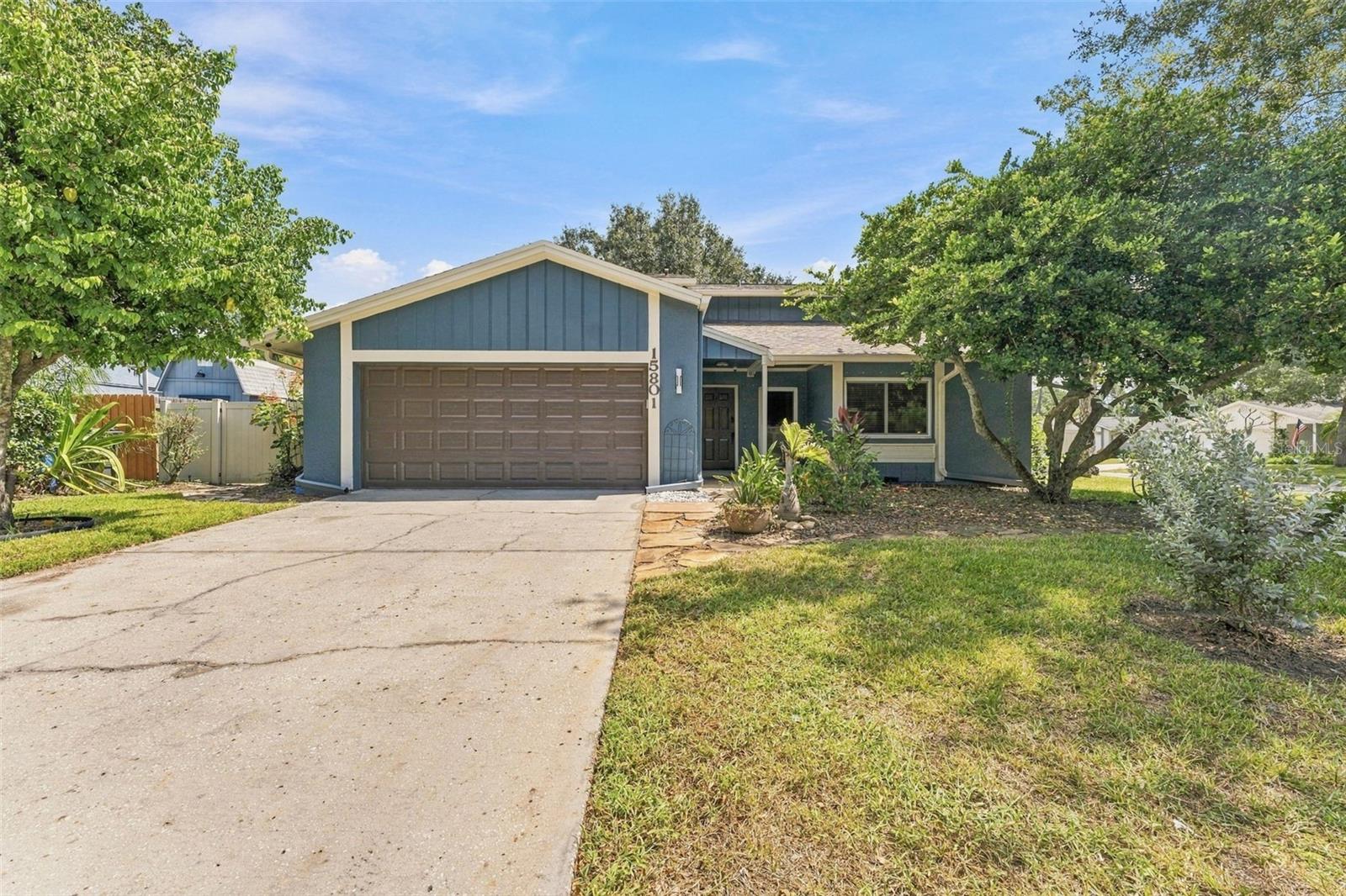 15801 Country Lake Dr — photo