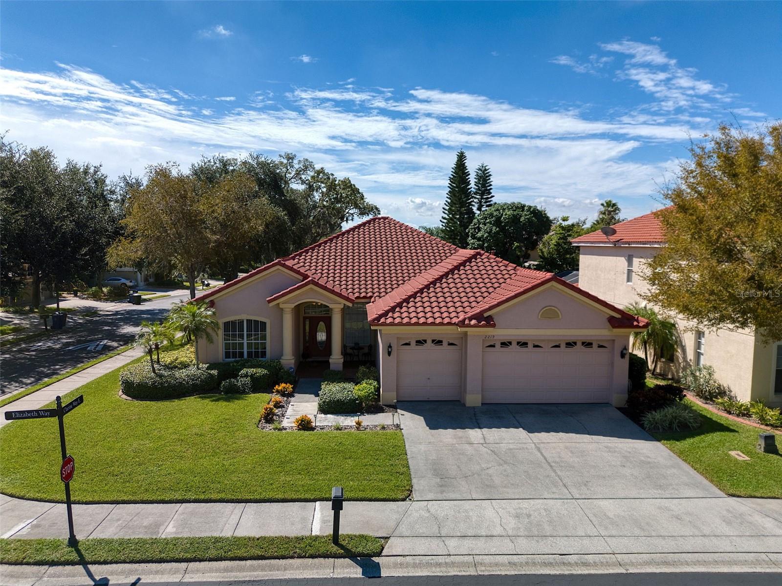 2219 Elizabeth Way — photo