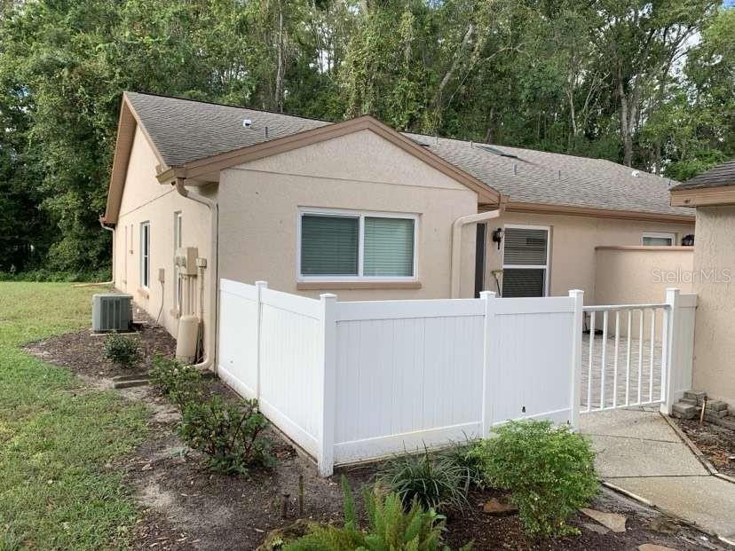 13136 Cypress Hill Dr — photo