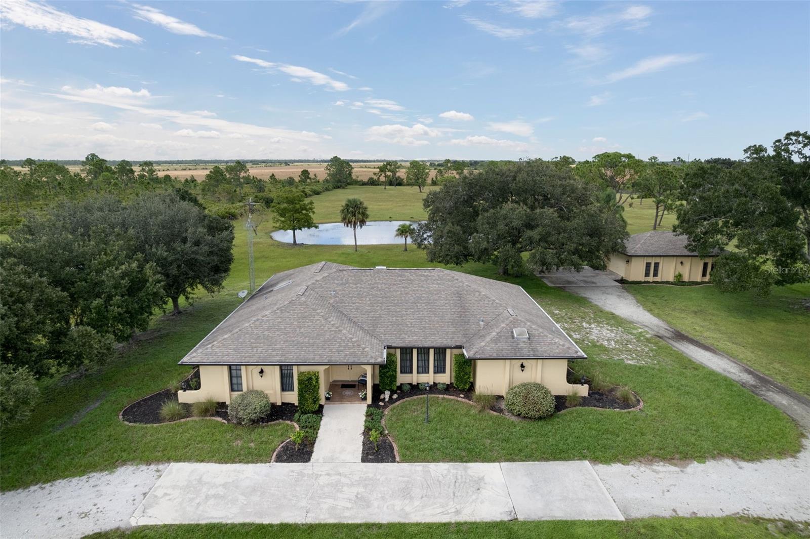 17800 Wood Path Ct — photo