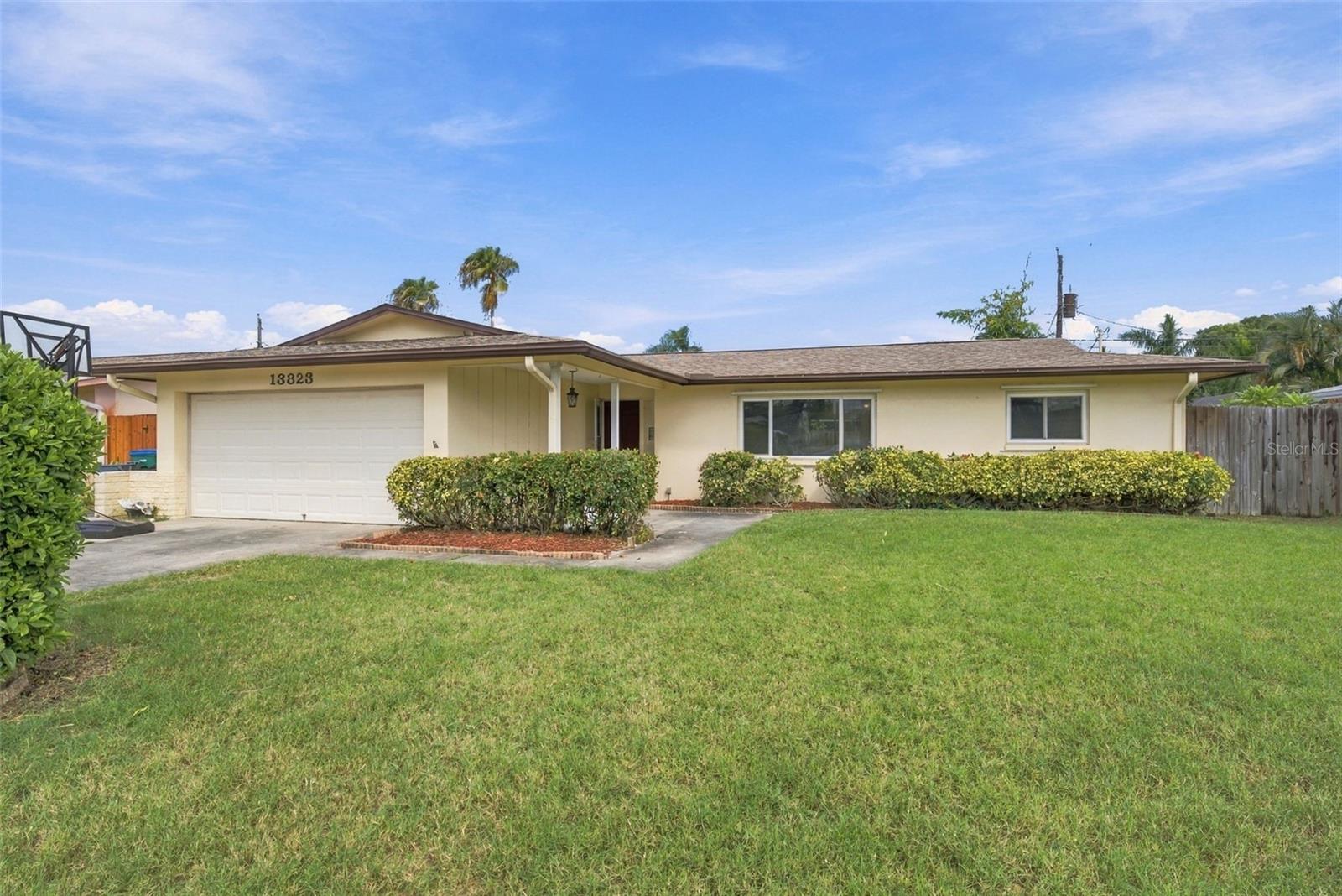 13823 Wildwood Dr — photo