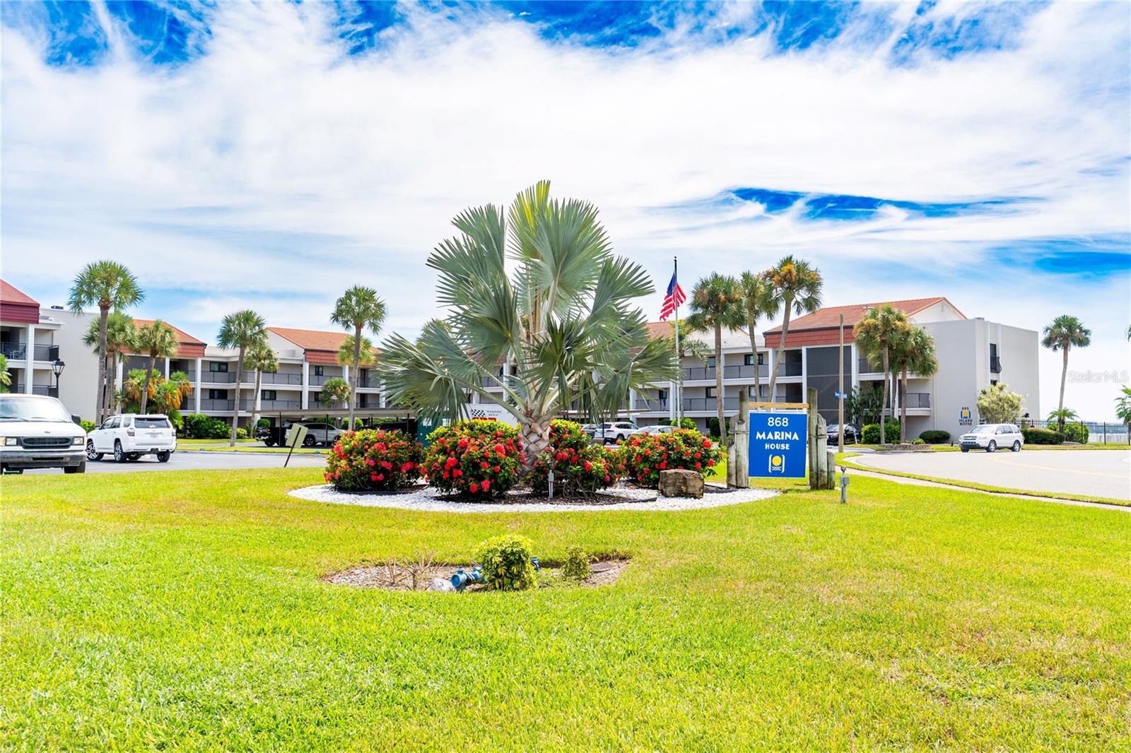 868 Bayway Blvd #304 — photo