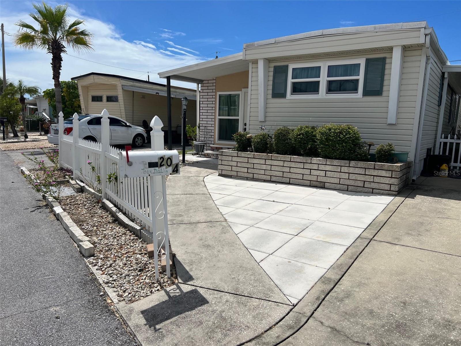 6580 Seminole Blvd #204 — photo