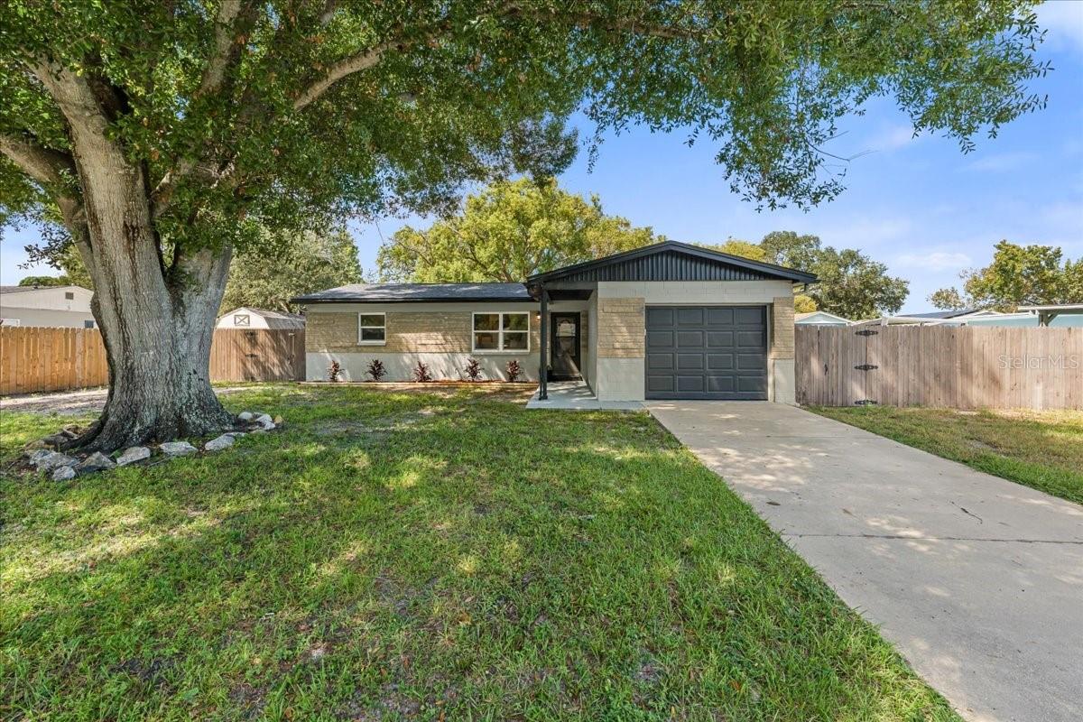 14756 Mockingbird Ln E — photo