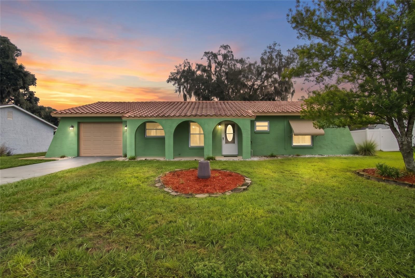 8410 Angela Ct — photo