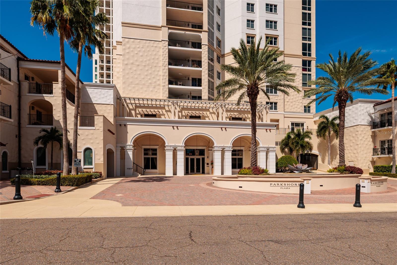 300 Beach Dr NE #1804 — photo