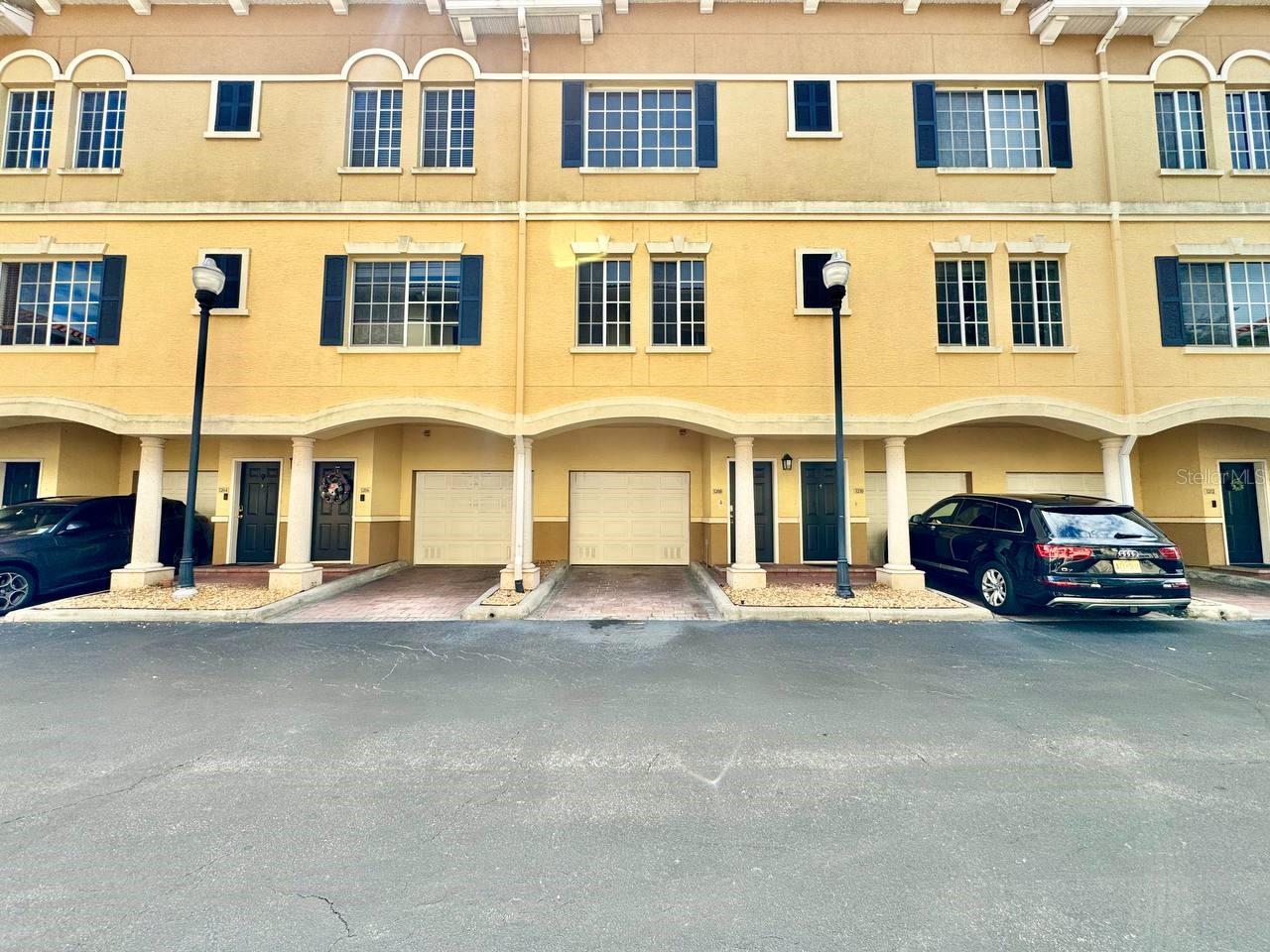 5208 Hampton Beach Pl — photo