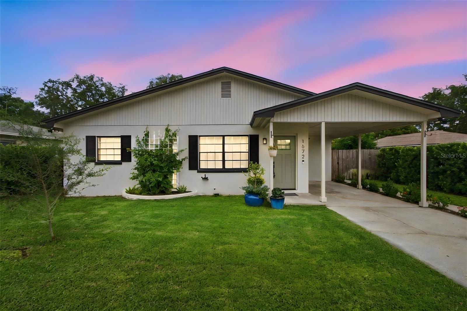 1672 Rainbow Dr — photo