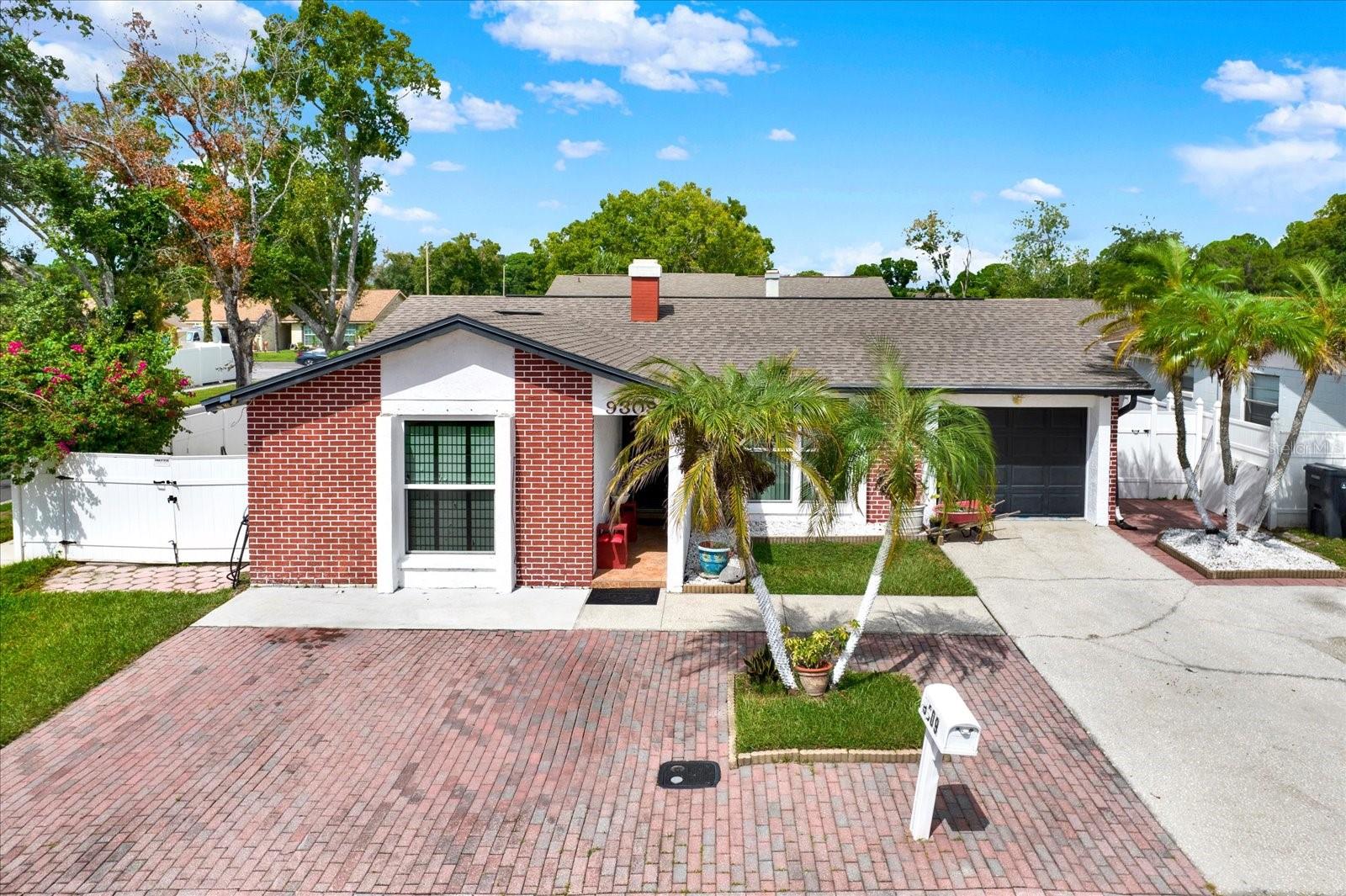 9309 Ashfield Ct — photo