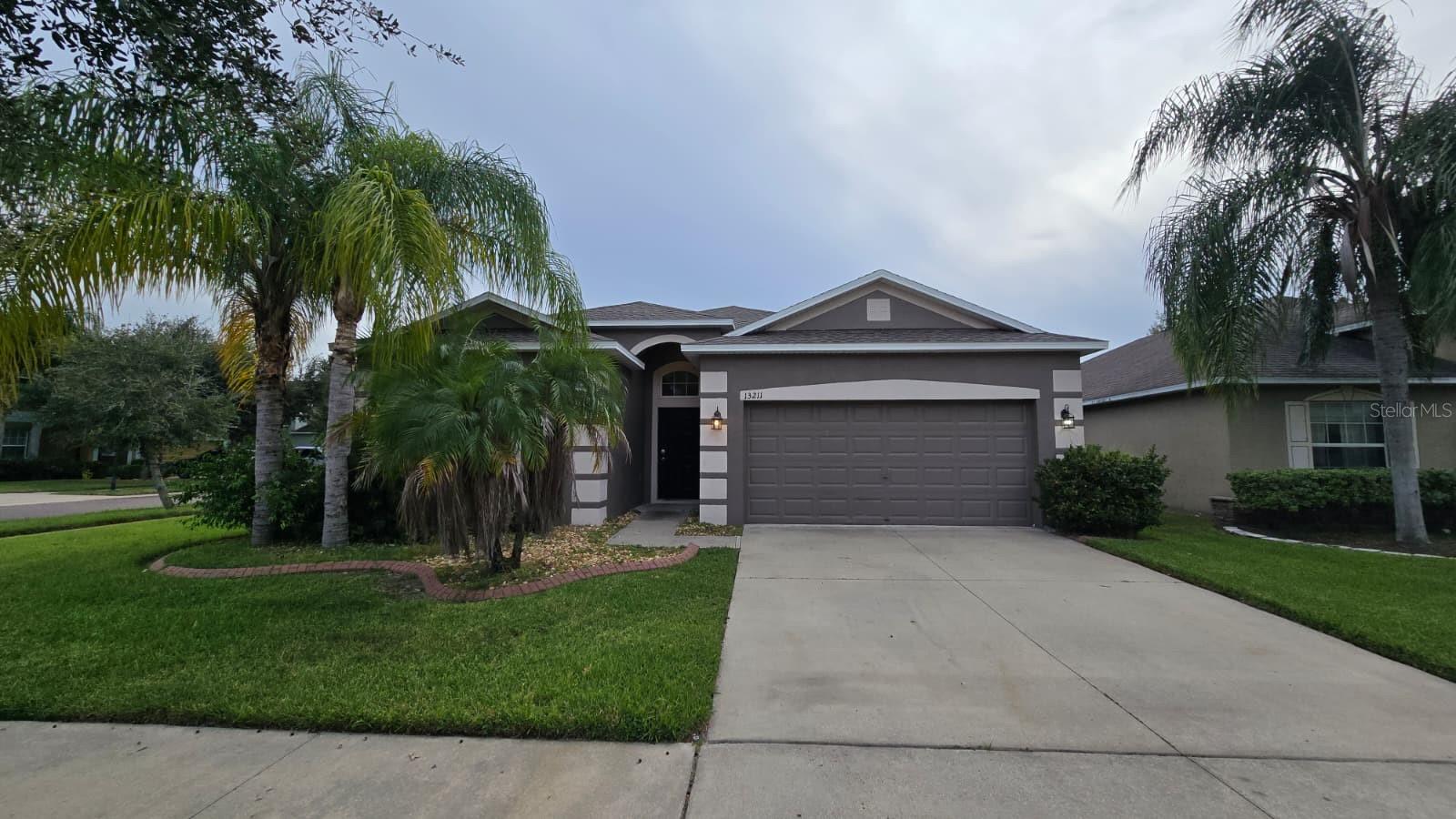 13211 Royal Pines Ave — photo