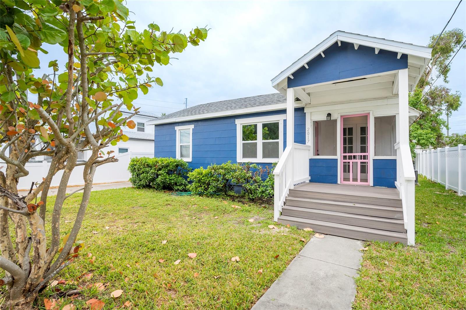 2017 Oceanview Pl — photo