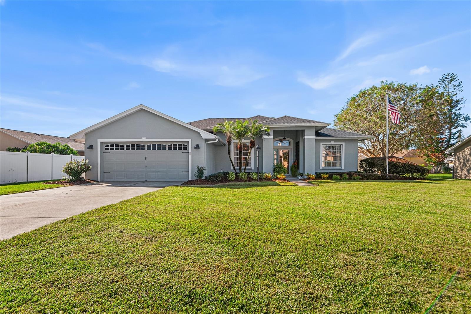 435 Lake Harris Dr — photo