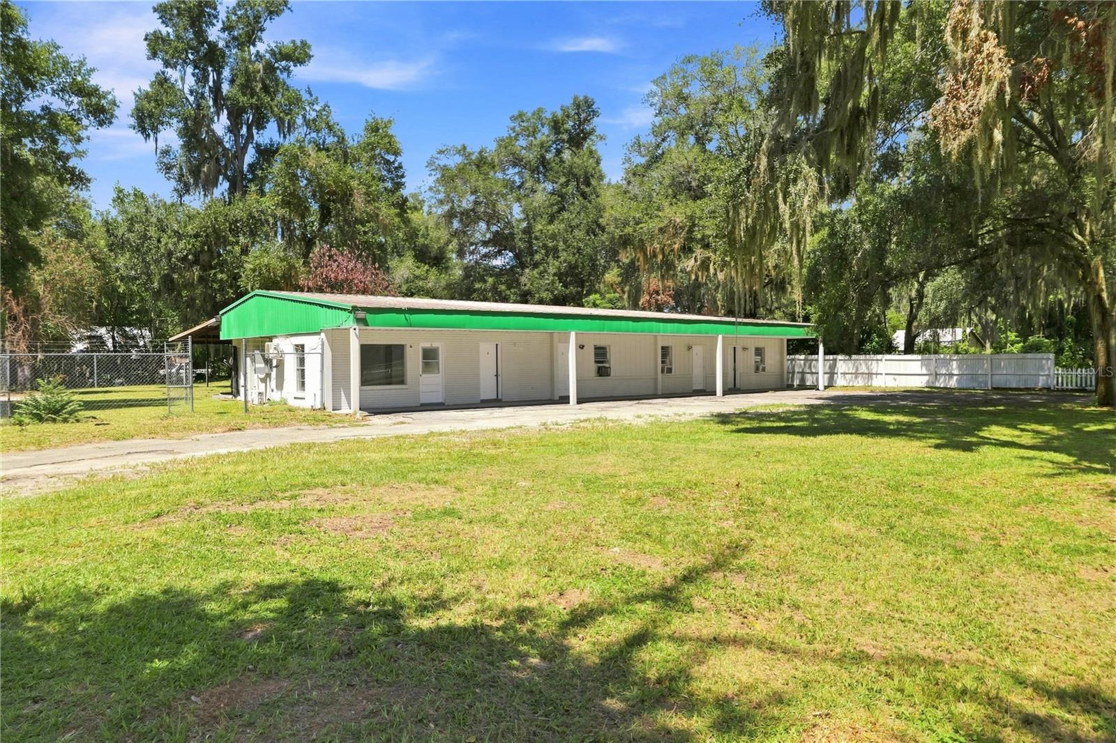 5562 S US 301 — photo