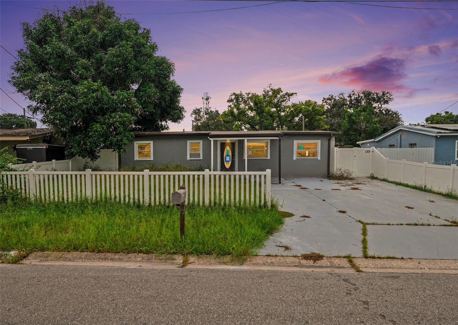 10925 N Florence Ave — photo