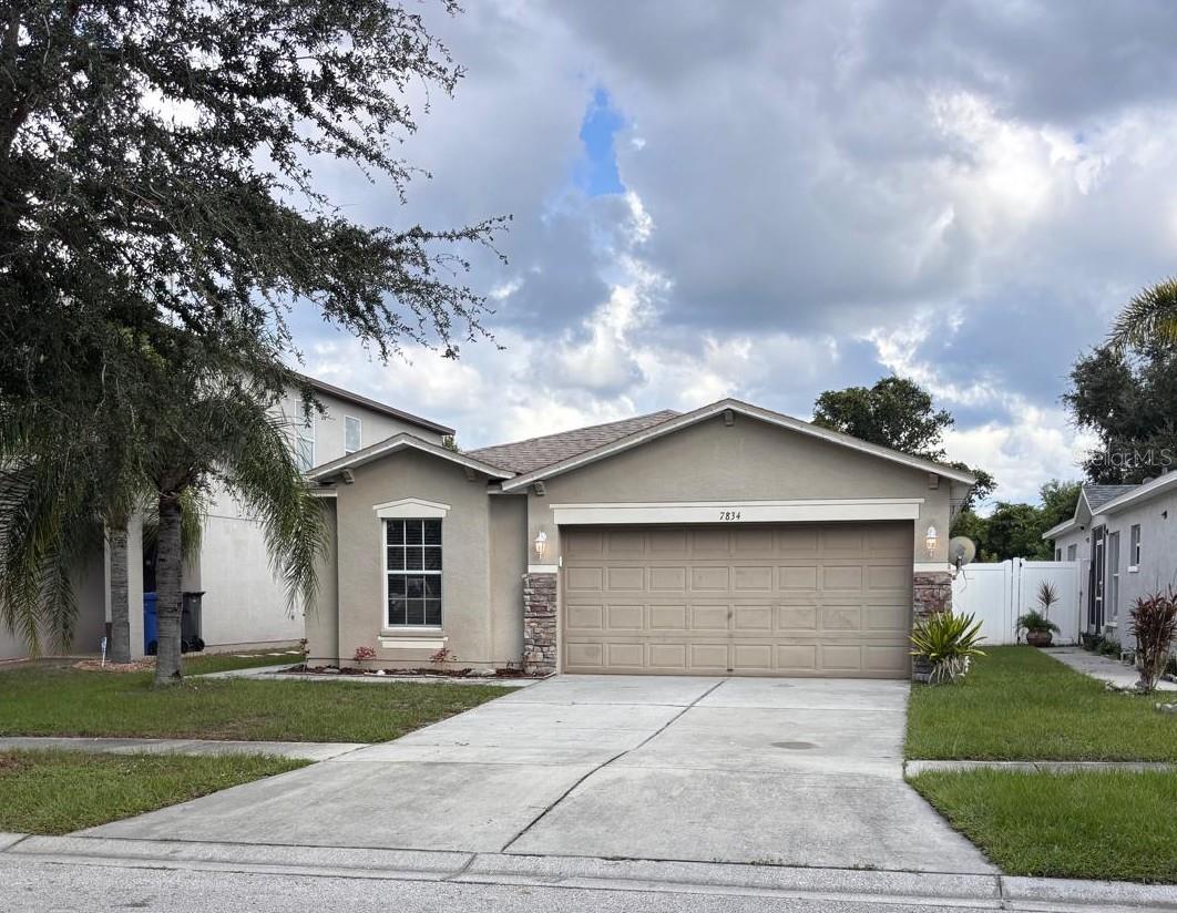 7834 Carriage Pointe Dr — photo