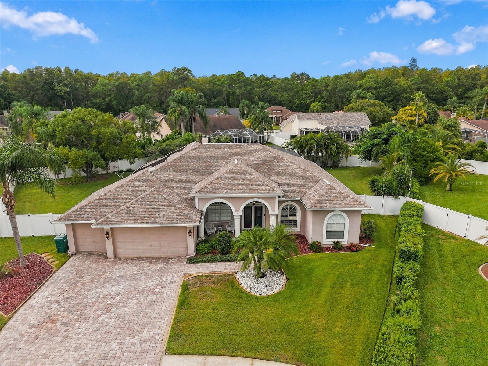1411 Amesbury Ct — photo