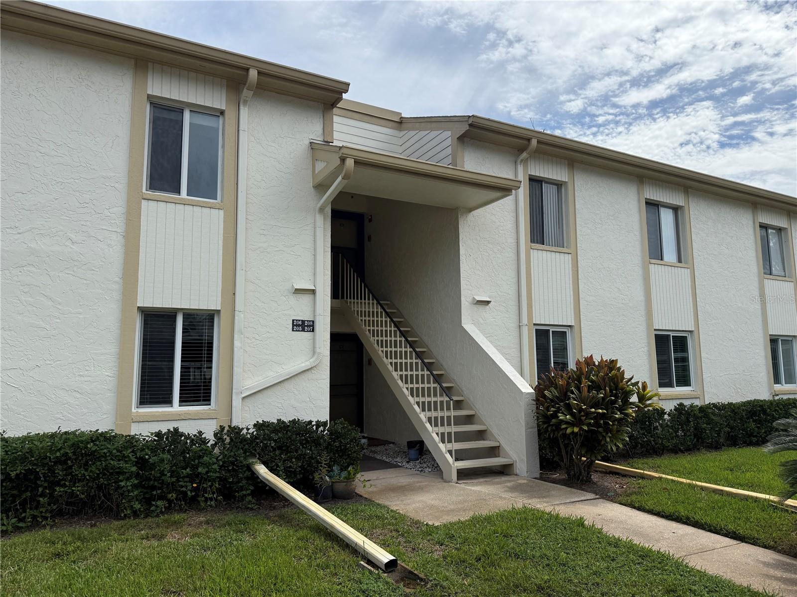 208 Cypress Ct #208 — photo