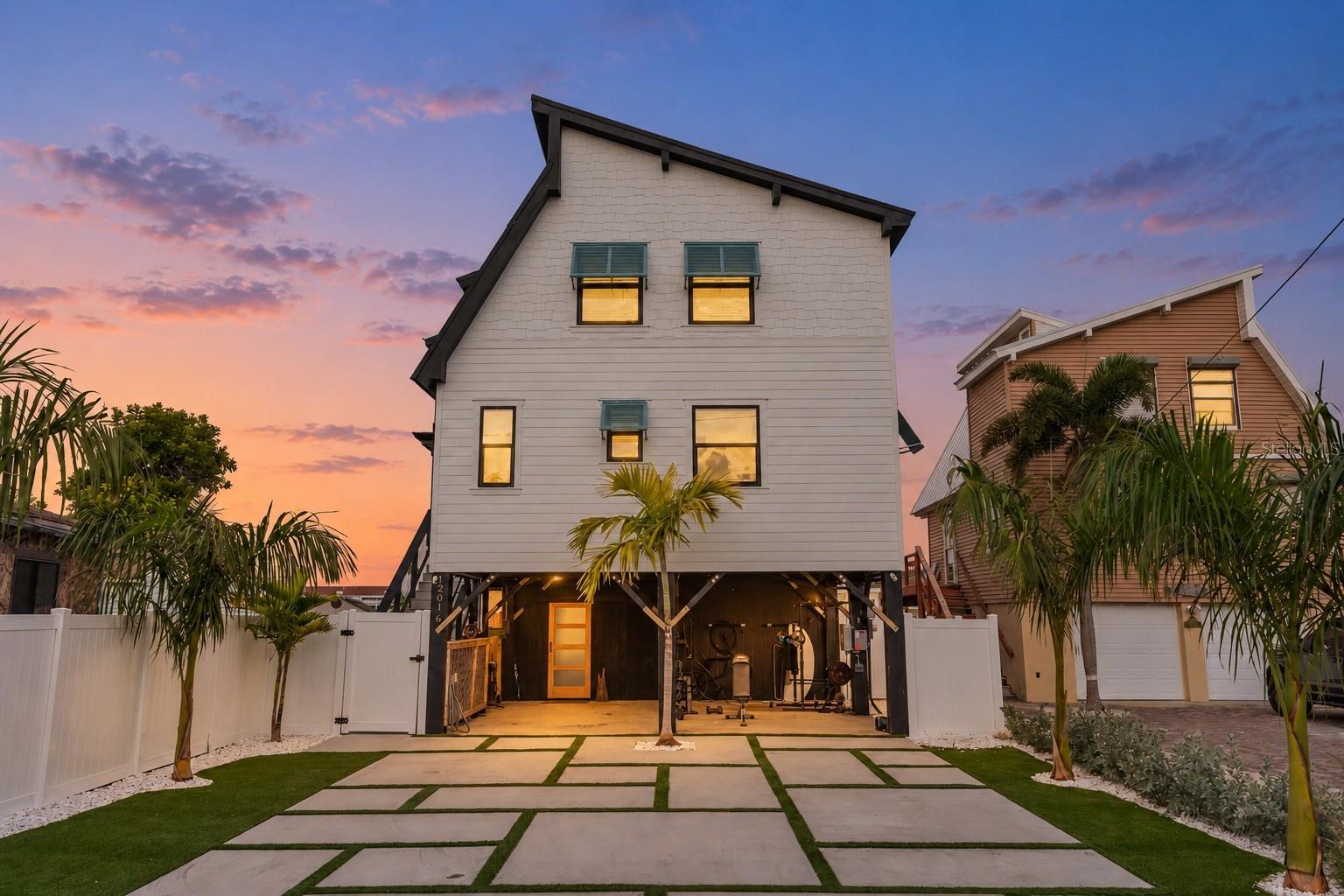 12016 Lagoon Ln — photo