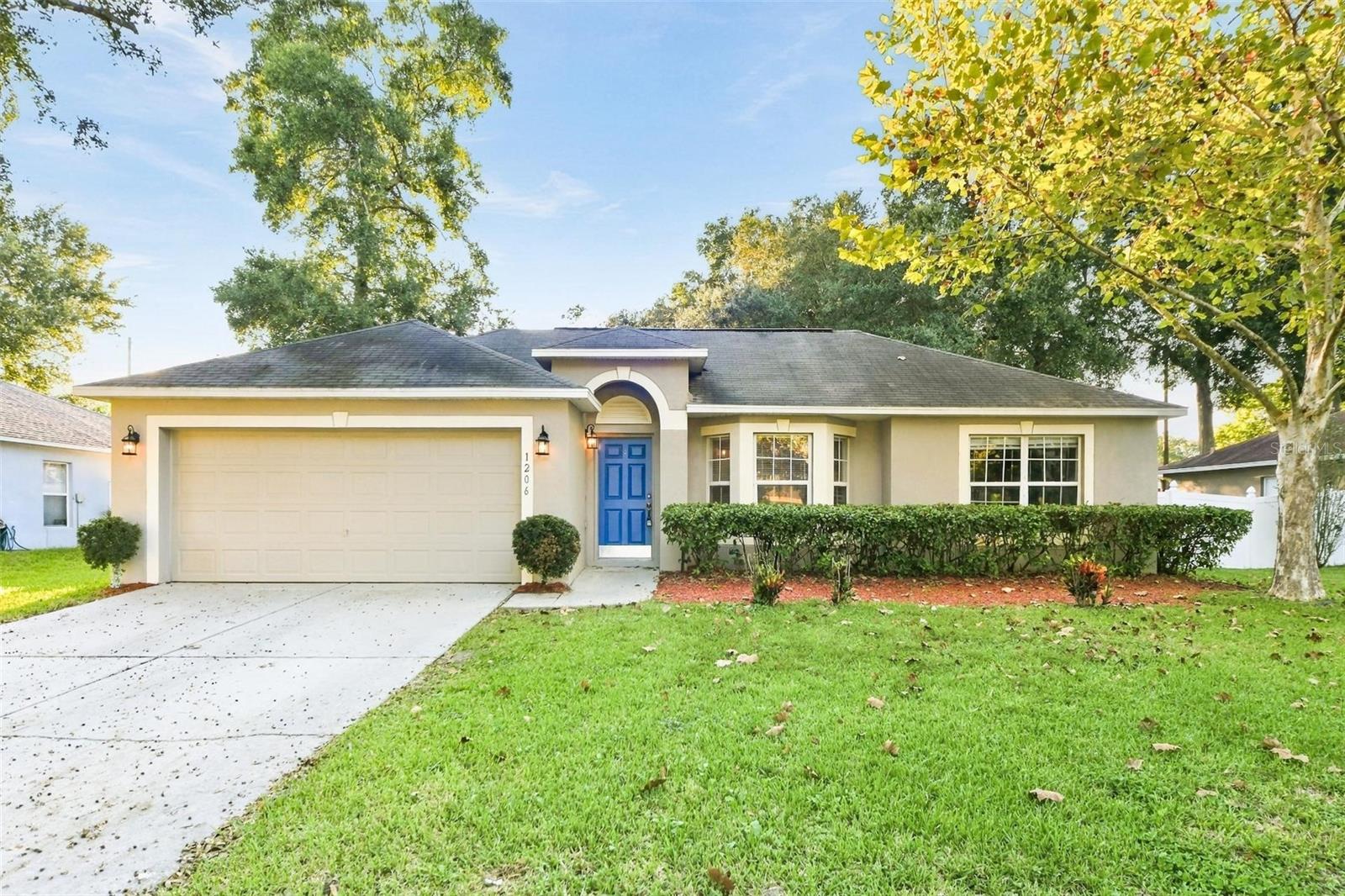 1206 Stonewater Cir — photo