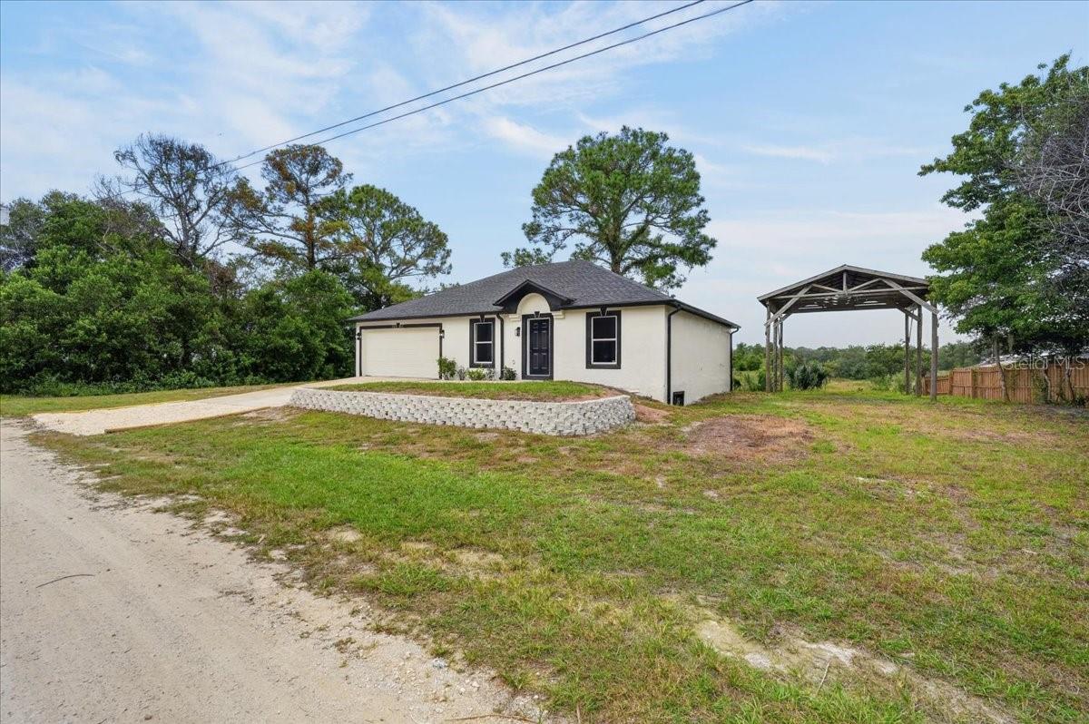 8221 Normandy Dr — photo