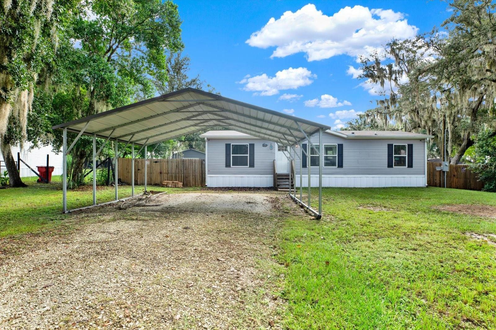 2829 N Lakefront Dr — photo