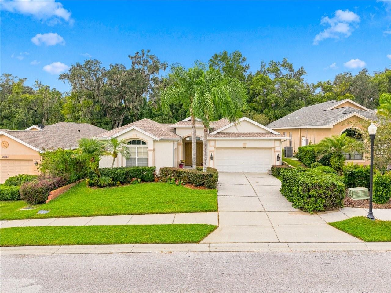 12220 Woodlands Cir — photo